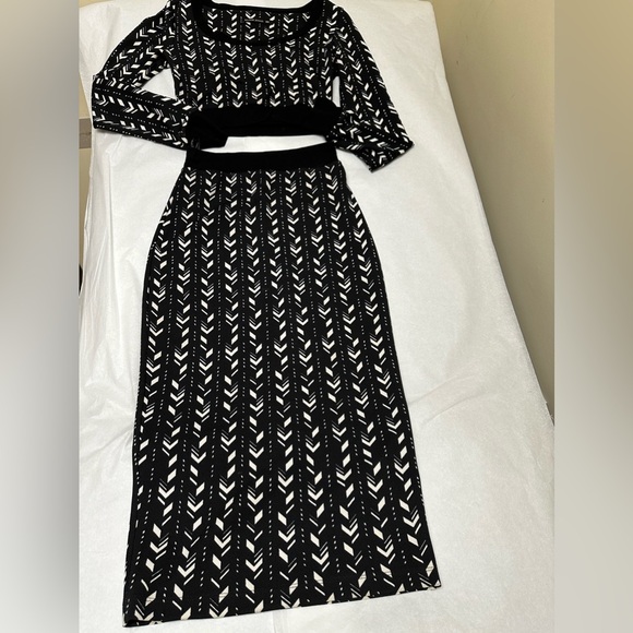 Pressly Two Piece Set in Black Chevron
Black Halo🪻 - Picture 2 of 16